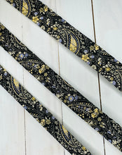 Load image into Gallery viewer, Pastel Paisley Power Lead