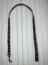 Load image into Gallery viewer, Pastel Paisley Power Lead