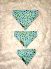 Load image into Gallery viewer, Snowflake/Holly Reversible Bandana