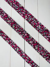 Load image into Gallery viewer, Pink Floral Lead