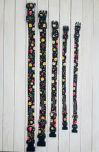 Load image into Gallery viewer, English Country Garden Collar
