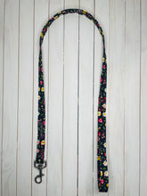 Load image into Gallery viewer, English Country Garden Lead