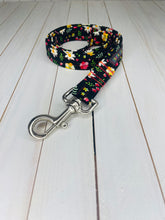 Load image into Gallery viewer, English Country Garden Lead