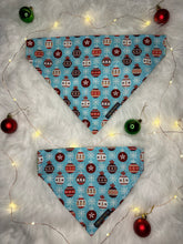 Load image into Gallery viewer, Sprout/Bauble Reversible Bandana