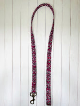 Load image into Gallery viewer, Pink Floral Lead