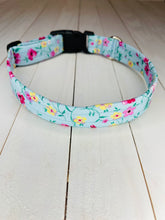 Load image into Gallery viewer, Blue Floral Collar
