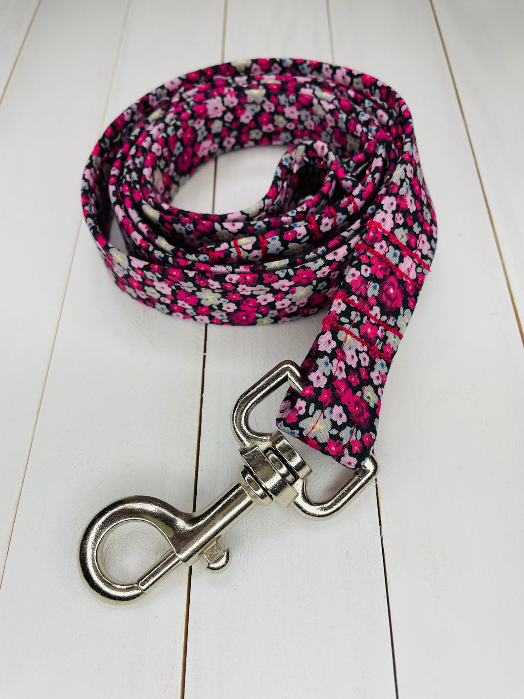 Pink Floral Lead