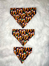 Load image into Gallery viewer, Christmas Carrot/Christmas Tree Reversible Bandana
